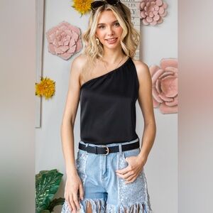 One-Shoulder Sleeveless Top